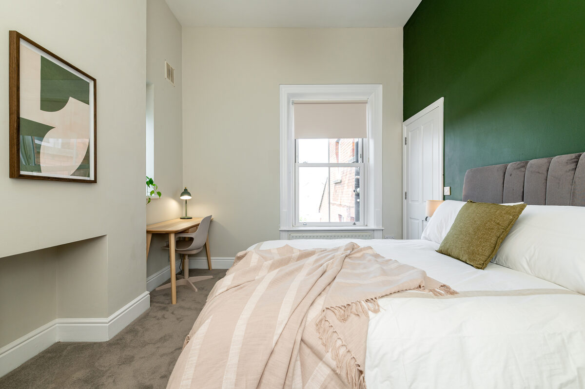 EirStay Donnybrook Dublin 4 bedroom with workstation for corporate short stays
