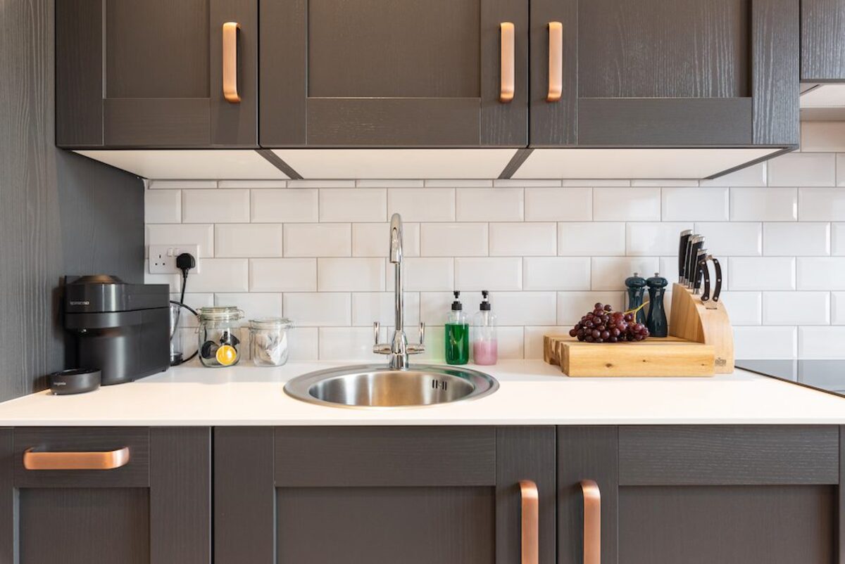 Kitchen and dining area in EirStay corporate accommodation Camden Street Dublin 2