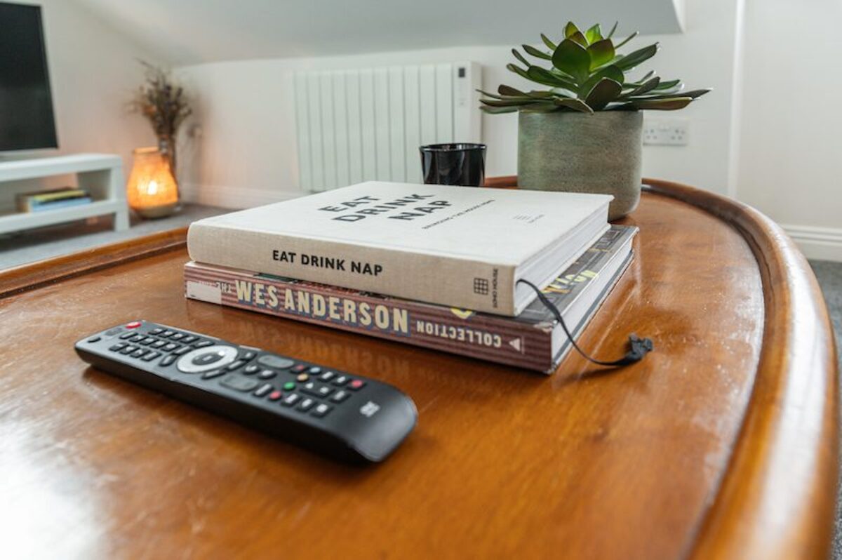 Contemporary bathroom in EirStay loft corporate short stay apartment Ranelagh Dublin 6